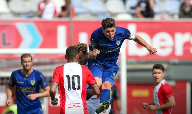 迅速拉开比 迅速拉开比