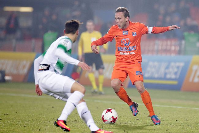 定了坚实的 定了坚实的